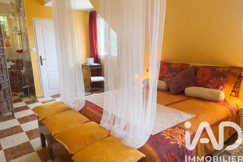 Maison - 480 m² - 12 pièces