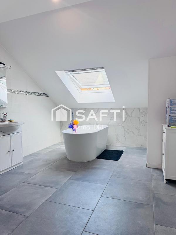 Maison - 230 m² - 7 pièces