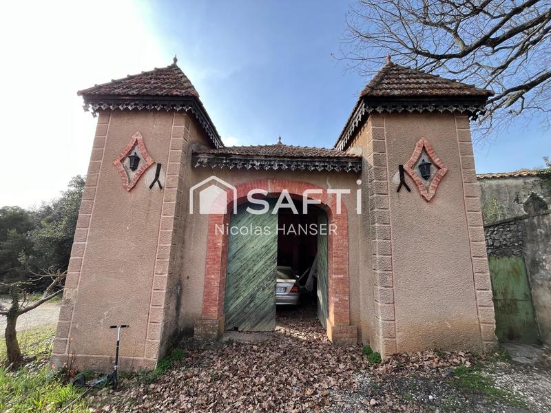 Maison - 1 000 m² - 22 pièces