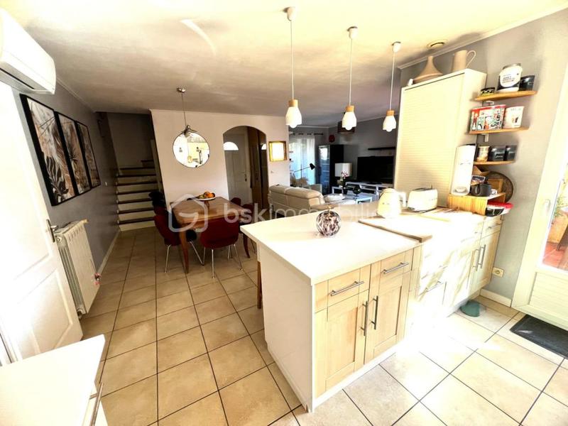 Maison - 93 m² - 5 pièces