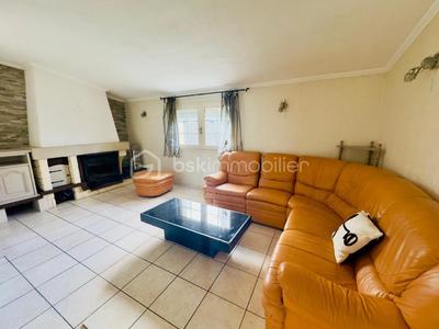 Maison - 95 m² - 4 pièces