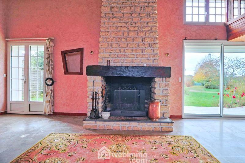 Maison - 240 m² - 8 pièces