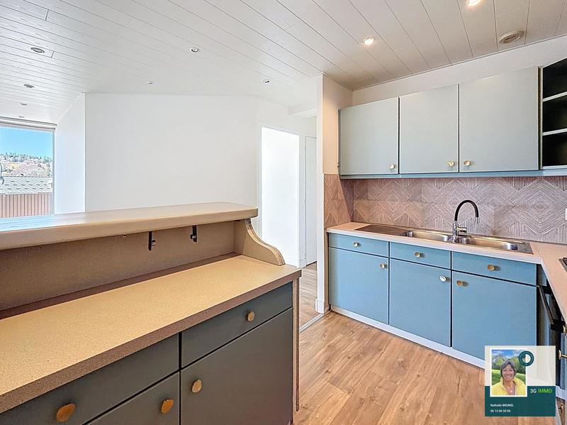 Appartement - 81 m² - 6 pièces