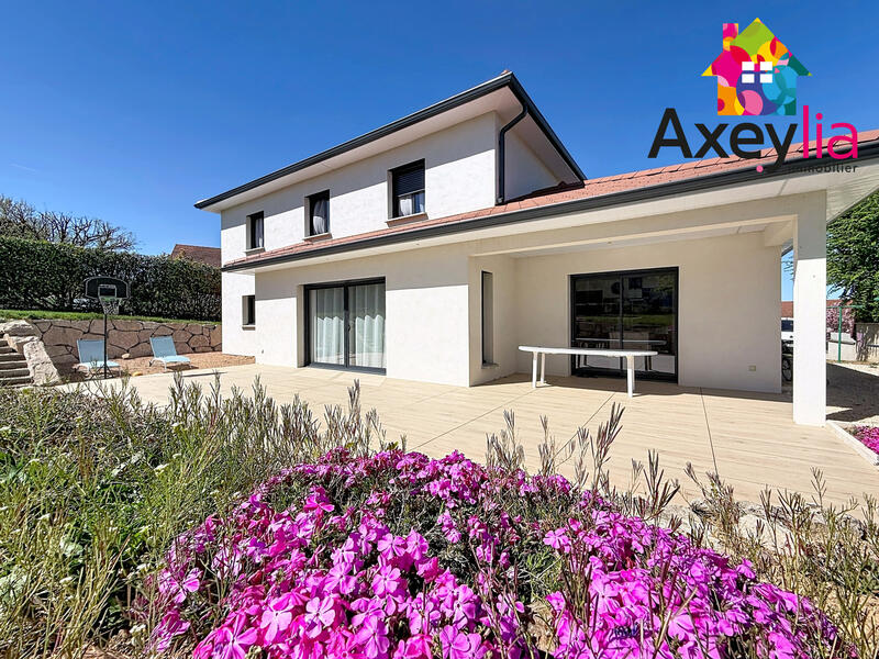 Maison - 201 m² - 8 pièces