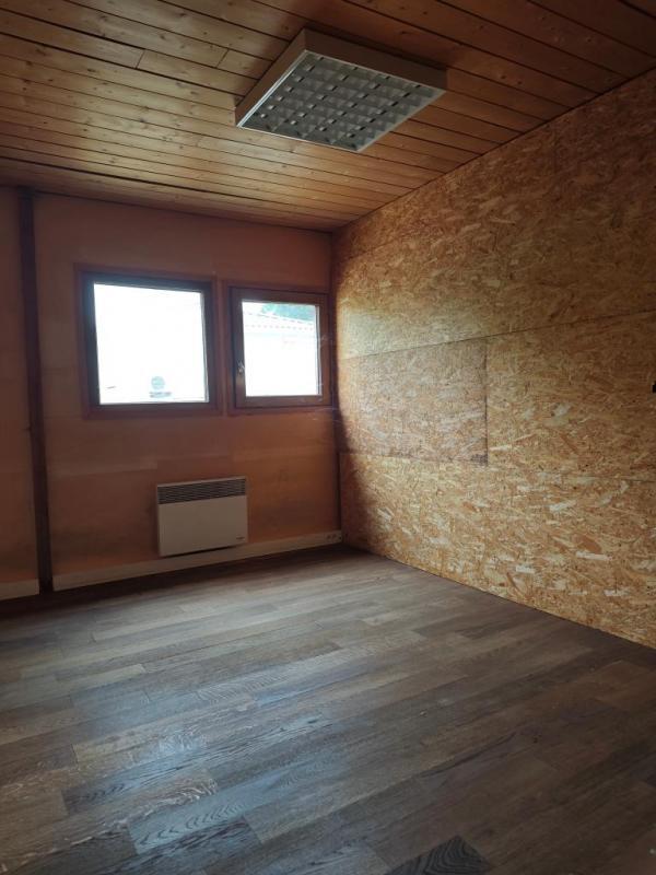 Local d'activité / Entrepôt - 180 m² - 6 pièces