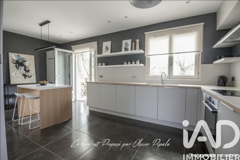 Maison - 182 m² - 9 pièces