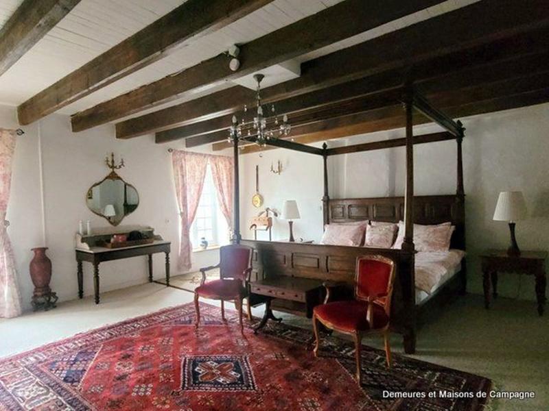 Demeure - 330 m² - 10 pièces