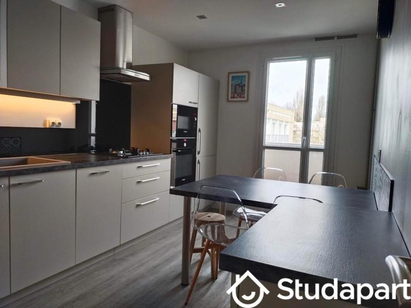 Chambre - 9 m² - 1 pièce