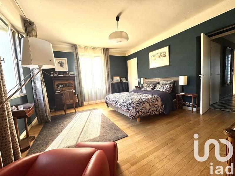 Maison - 238 m² - 8 pièces