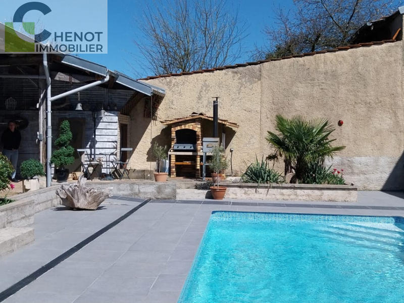 Propriété - 250 m² - 7 pièces