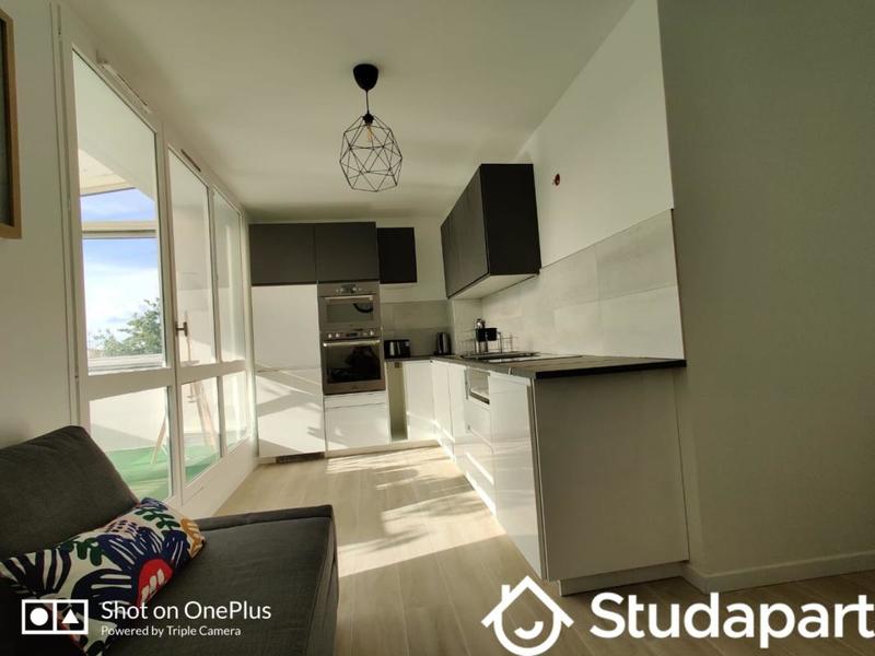 Chambre - 9 m² - 1 pièce