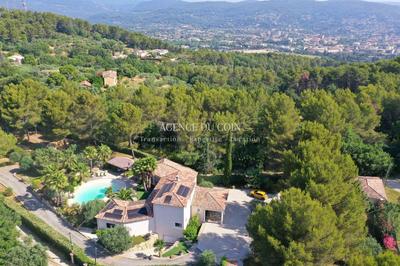 Villa - 300 m² - 7 pièces