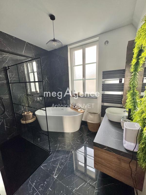 Maison - 177 m² - 6 pièces