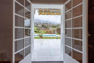 Demeure - 186 m² - 6 pièces