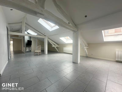 Appartement - 120 m² - 3 pièces