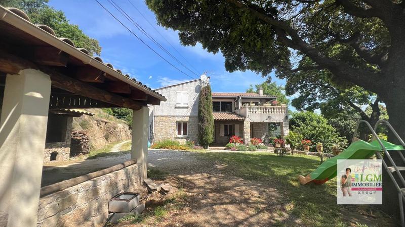 Maison - 175 m² - 7 pièces