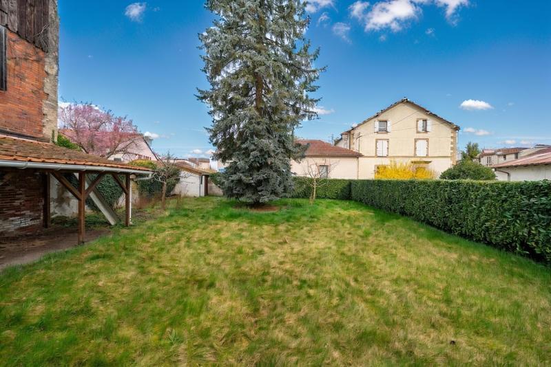 Maison - 303 m² - 11 pièces