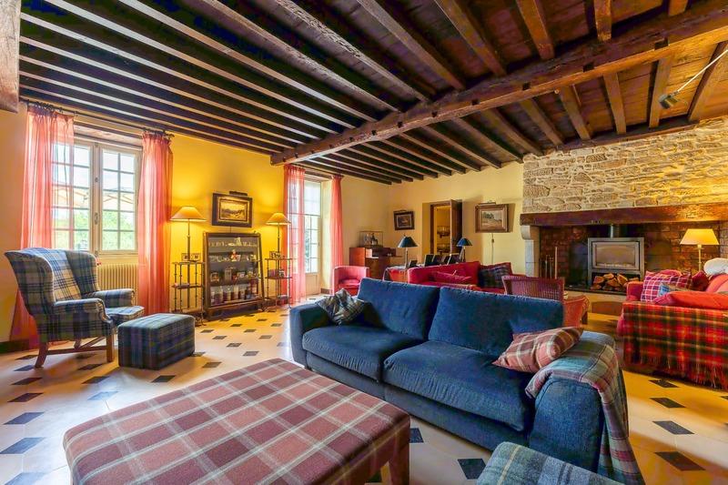 Propriété - 450 m² - 8 pièces