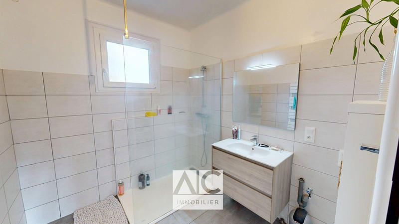 Maison - 157 m² - 7 pièces