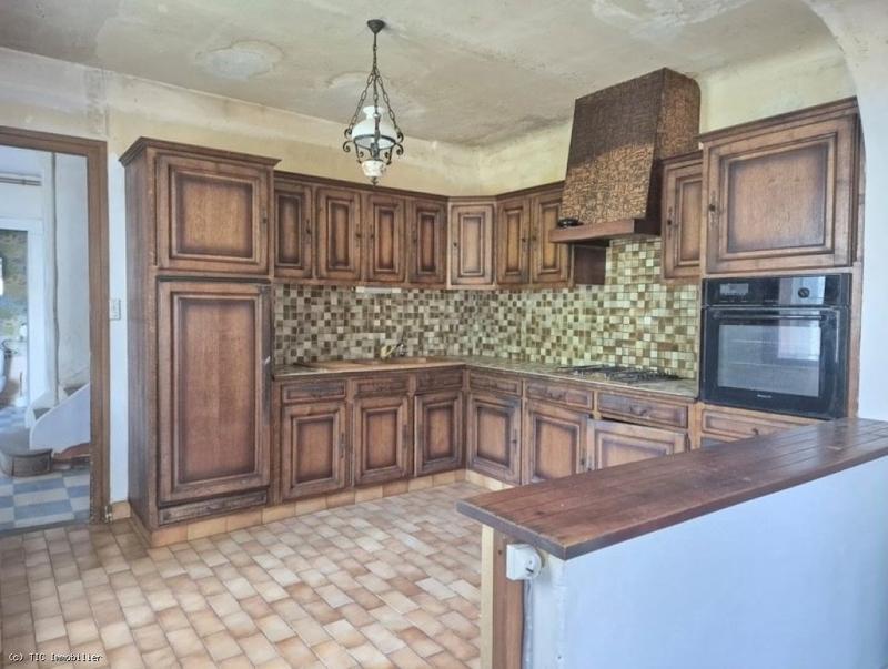 Maison - 230 m² - 9 pièces