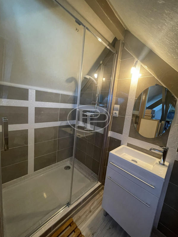 Maison - 179 m² - 8 pièces