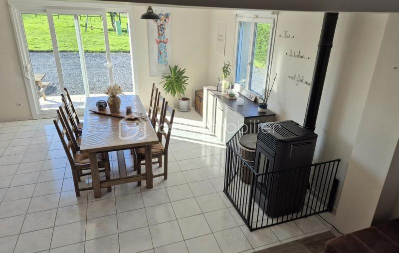 Maison traditionnelle - 122 m² - 6 pièces