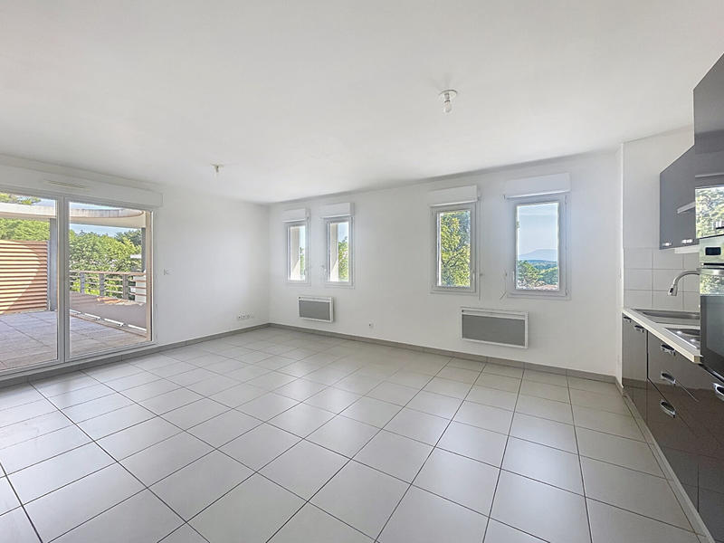 Appartement - 80 m² - 4 pièces