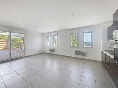 Appartement - 80 m² - 4 pièces