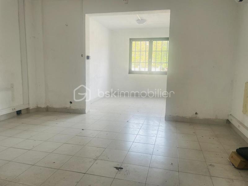 Local commercial - 150 m² - 2 pièces