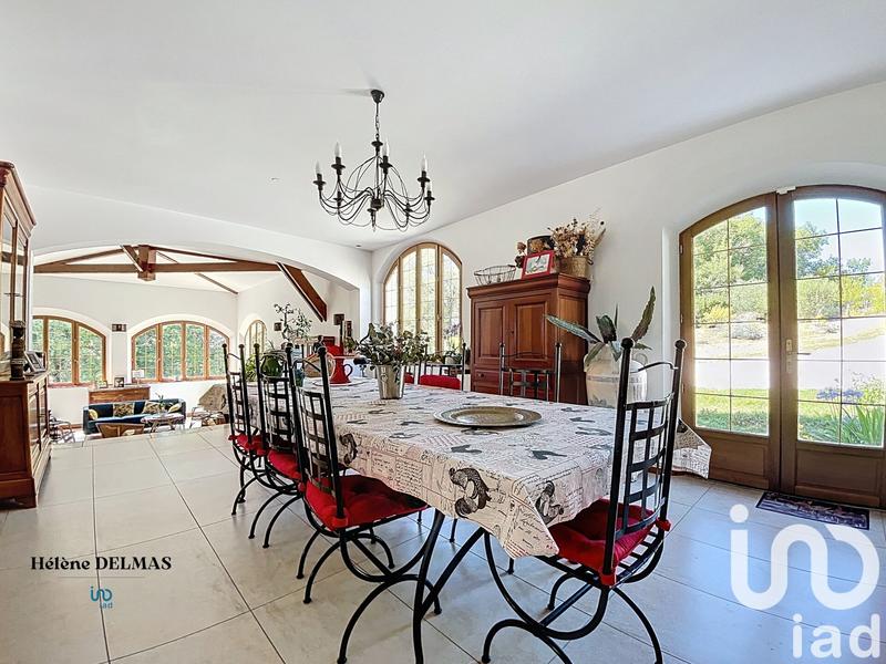 Maison de maîtres - 520 m² - 8 pièces