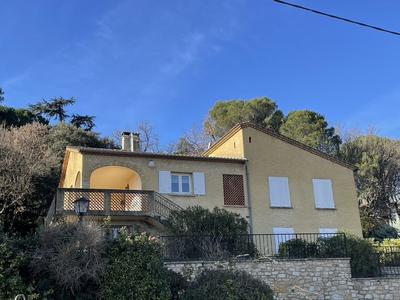 Maison - 228 m² - 9 pièces