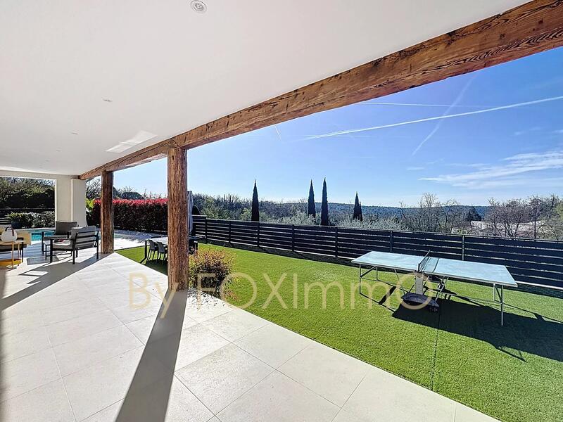 Maison - 300 m² - 9 pièces