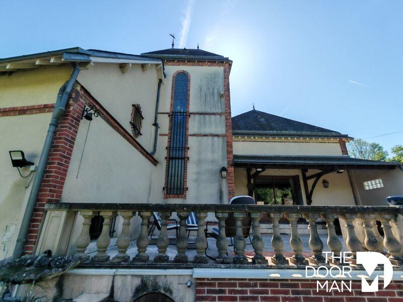 Propriété - 312 m² - 12 pièces