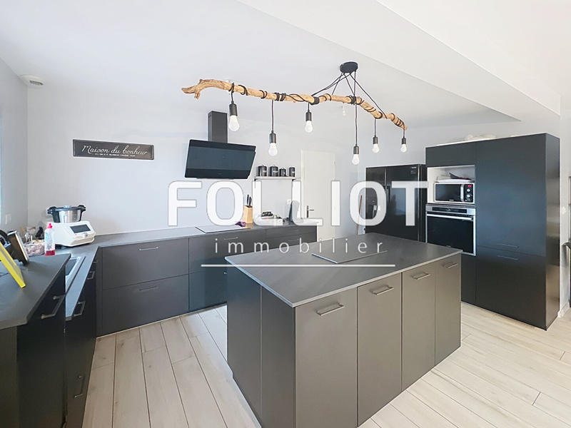 Maison - 141 m² - 6 pièces