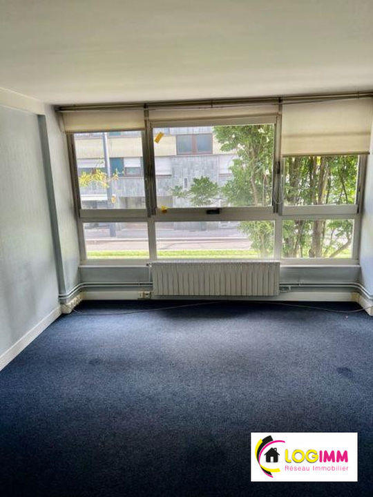 Bureau - 100 m² - 5 pièces