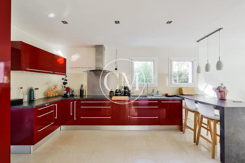 Maison - 182 m² - 6 pièces