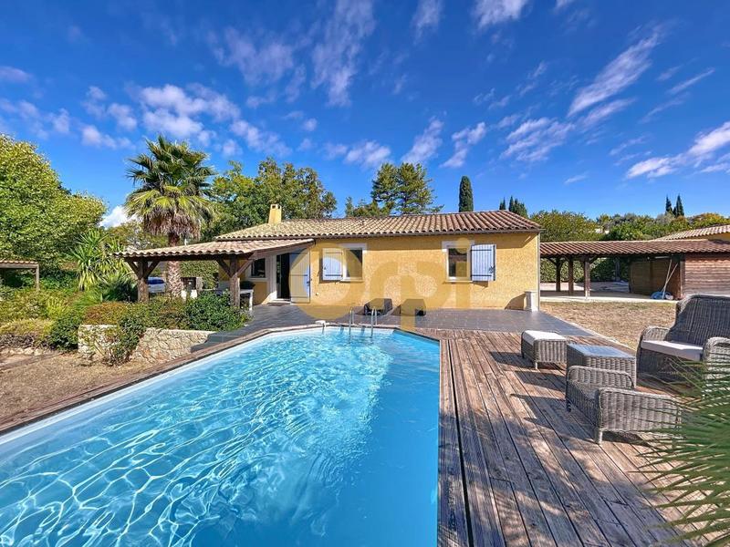 Maison - 99 m² - 5 pièces