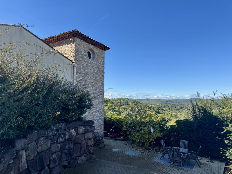 Villa - 240 m² - 8 pièces