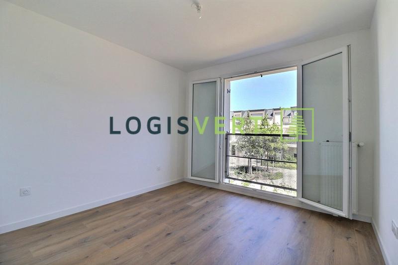 Appartement - 90 m² - 4 pièces