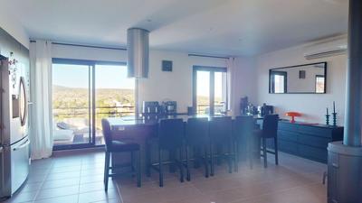 Maison - 143 m² - 6 pièces