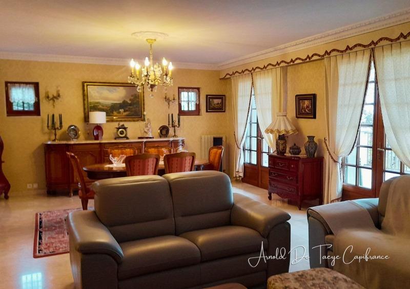 Maison - 262 m² - 10 pièces