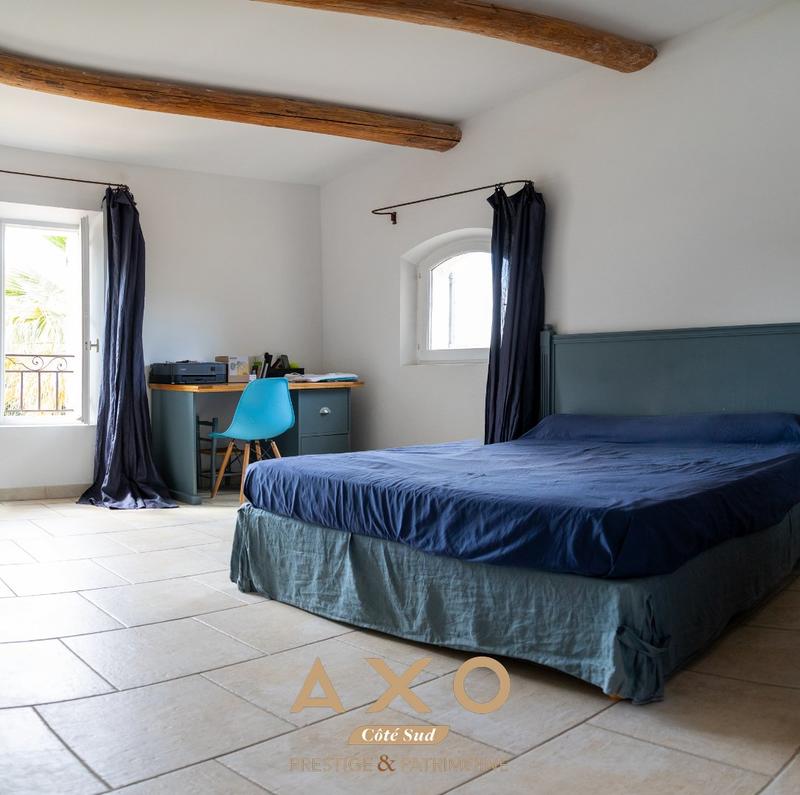 Maison - 224 m² - 7 pièces