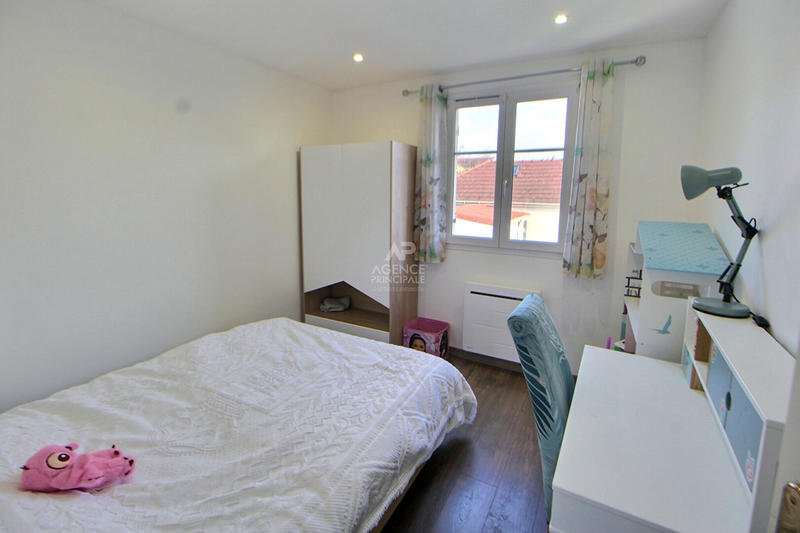 Maison - 90 m² - 6 pièces