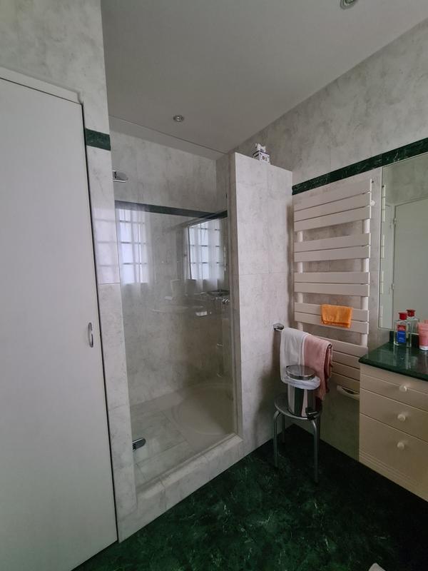 Maison - 566 m² - 15 pièces