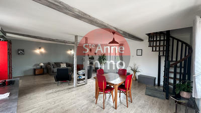 Maison - 240 m² - 4 pièces