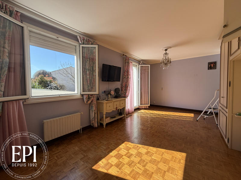 Maison - 158 m² - 9 pièces