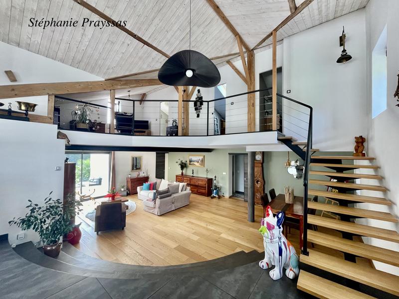 Maison - 200 m² - 6 pièces