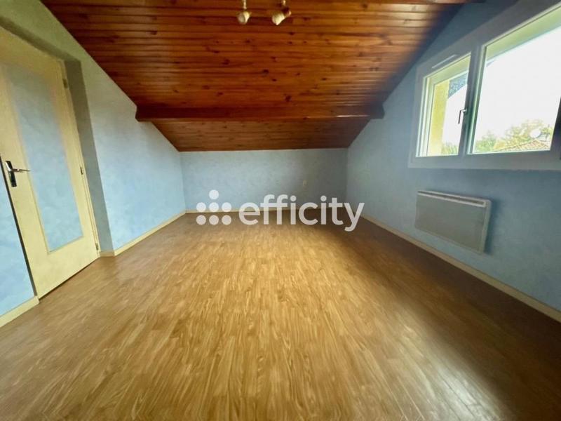 Maison - 275 m² - 16 pièces