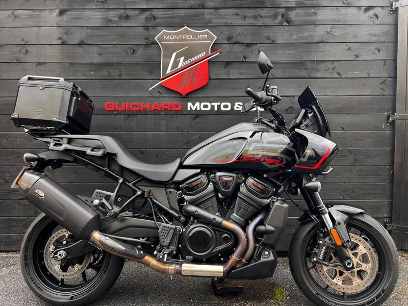 Harley Davidson Adventure Pan America 1250 St Jekill et Top Case