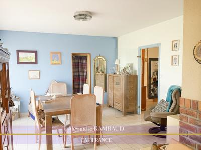 Maison - 231 m² - 8 pièces